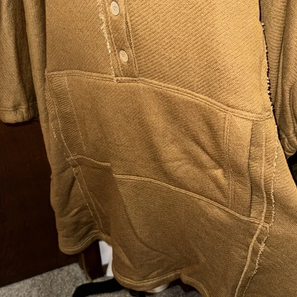 Women’s new Free People one size fit out cape brown brand new - Picture 3 of 9